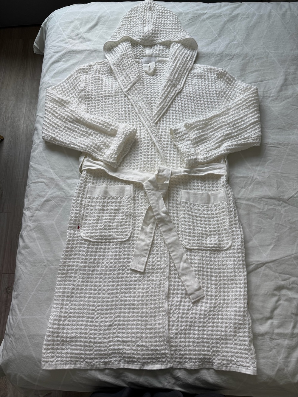 ONSEN Supima Cotton Waffle Bath Robe Hooded White Size M Unisex Luxury Spa Hotel